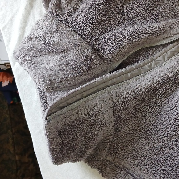 The North Face Fleece Women's Soft Gray Teddy Jacket Zip Down Size Small - Picture 7 of 7